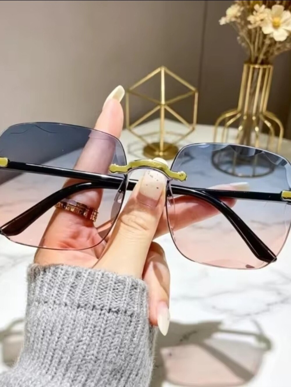 Stylish Gradient Pink Women’s Sunglasses